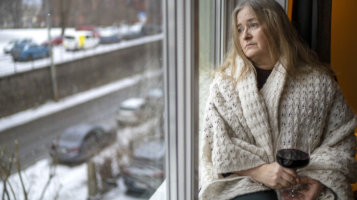 Illustrasjonsbilde av kvinne som venter. Illustrasjonsbilde av kvinne som venter.