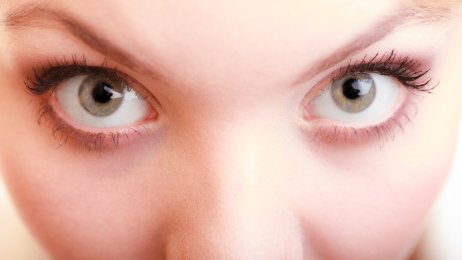 Bilde av øyne som ser på deg Bilde av øyne som ser på deg