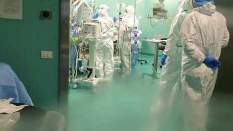 Medisinsk innsatsteam Bildet viser en sykehusstue i Italia.