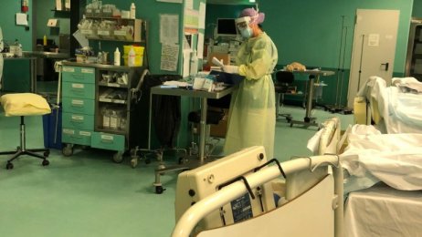 Medisinsk innsatsteam Bildet viser en sykehusstue i Italia.