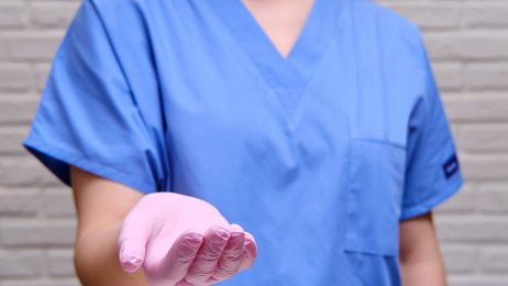 Hånd Bildet viser en utstrakt hånd som ber om noe