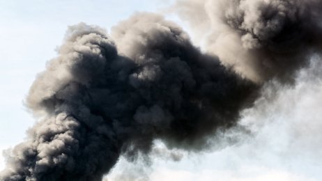 Svart røyk Bildet viser et svart røyk