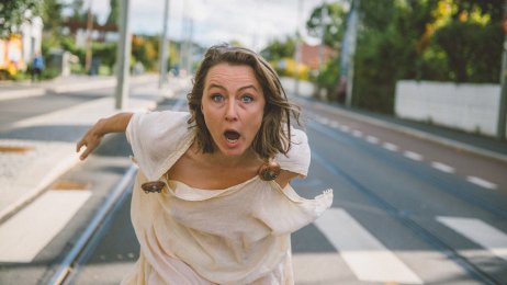 Bildet viser skuespiller og sykepleier Cathrine Frost Andersen