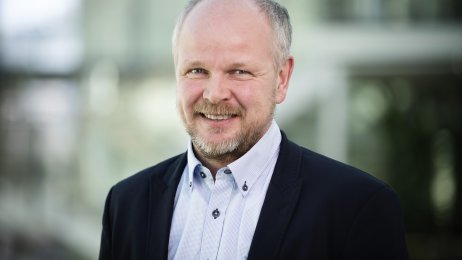 Bildet viser et portrett av Svein Tore Valsø, direktør for personal og kompetanseutvikling i Helse Sør-Øst