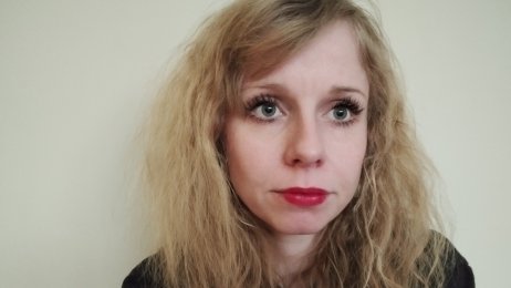 Bildet viser et portrett av innleggsforfatter Maren Dekkerhus