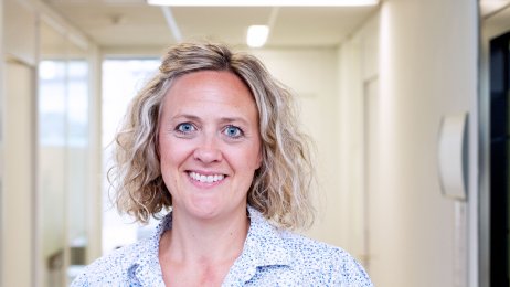 Bildet viser et portrett av en smilende Kirsten Røland Byermoen