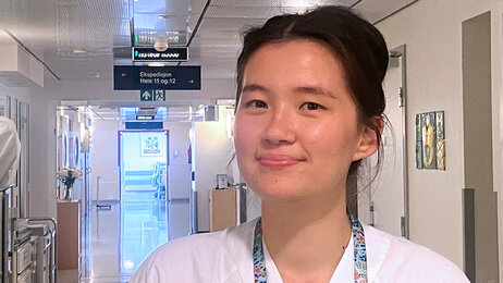 Bildet viser Kine Kendel på jobb som sykepleier