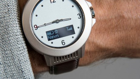 Bildet viser smartklokken Lin Care på en arm.