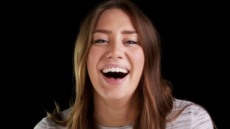 Latter Kvinne som ler