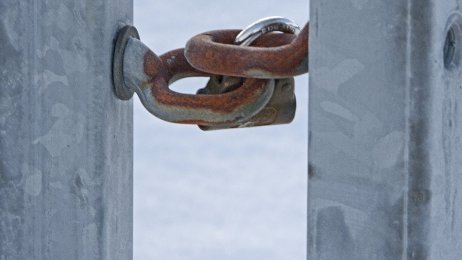 En lukket port Bildet viser en port som er lukket