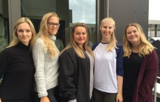 Bildet viser studentene bak hpvinfo.hib