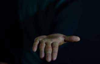 Bildet viser en håndflate som er strukket ut