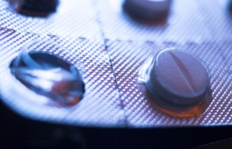 Bildet viser et brett med tabletter