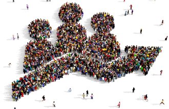 Bildet viser en stigende kurve av mennesker