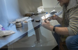 bildet viser bruk av ulovlig rusmiddel