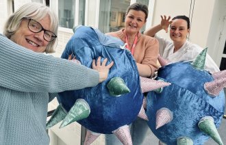 Bildet viser Kjersti Hochlin, Hege Helset og Monica Holm.