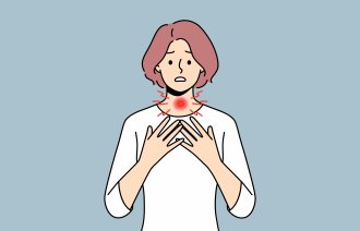 Illustrasjonen viser en kvinne med problemer med skjoldkjertel.