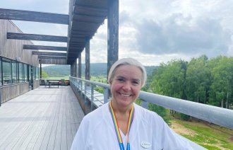 Inger Lise severinsen på taket på ahus