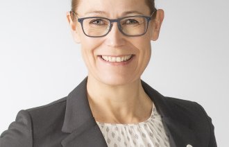 Bildet viser et portrett av Trine Bruseth Sevaldsen