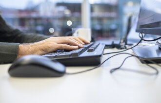 bilde av mus og tastatur