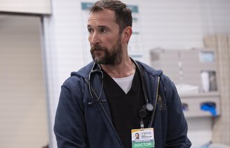 Bildet viser Noah Wyle i rollen som Michael Robinavitch.