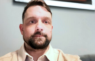 Bildet viser et portrett av Robbie Tempesta