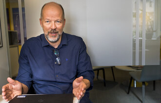 bildet viser Lars Petter M Eriksen