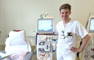 bildet viser Jakob på dialyse