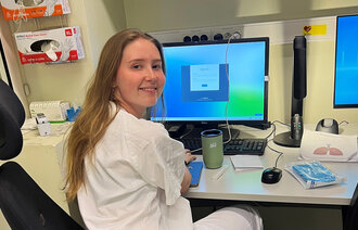 Bildet viser sykepleierstudent Stella Braathen-Reif under praksisstudier