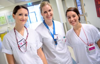 Bildet viser Yvonne Sandanger, Guro Larsen Rødne og Beate Nilsen.