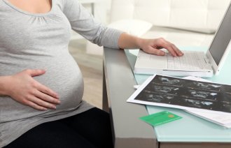 Jordmor Ingunn Sylte Kolset håper det nye tilbudet i Trondheim vil gjøre det lettere for gravide å få tilgang på informasjon. Jordmor Ingunn Sylte Kolset håper det nye tilbudet i Trondheim vil gjøre det lettere for gravide å få tilgang på informasjon.