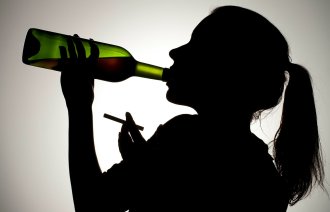 Ungdom drikker alkohol