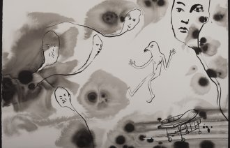 Bildet viser en illustrasjon av svevende mennesker og en mann med fuglehode blant en sykeseng. I bakgrunnen er svarte, utflytende flekker