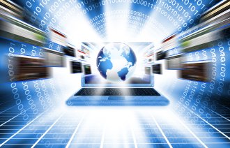 Illustrasjon av pc-teknologi med jordklode i bakgrunnen