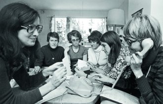 De unge sykepleierne i aksjonsgruppen forbereder streik.