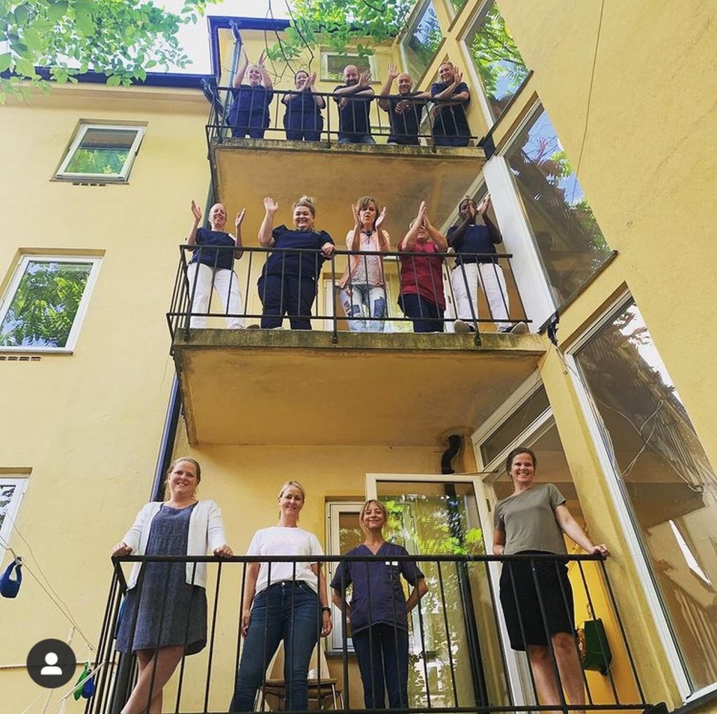 Gatehospitalet Bildet viser ansatte utenfor Gatehospitalet.