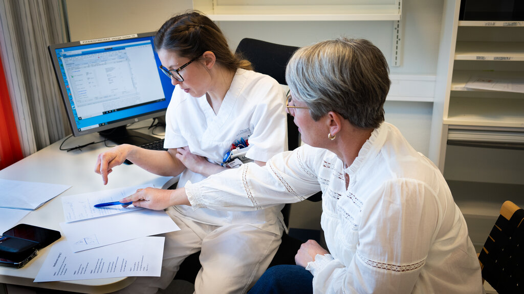 Lisbeth Østby og Mari Mangen Bildet viser Lisbeth Østby og Mari Mangen