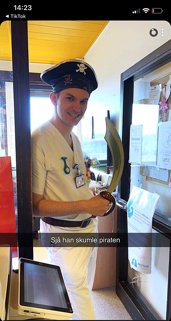 Jakob på barneavdelingen bildet viser Jakob på barneavdelingen