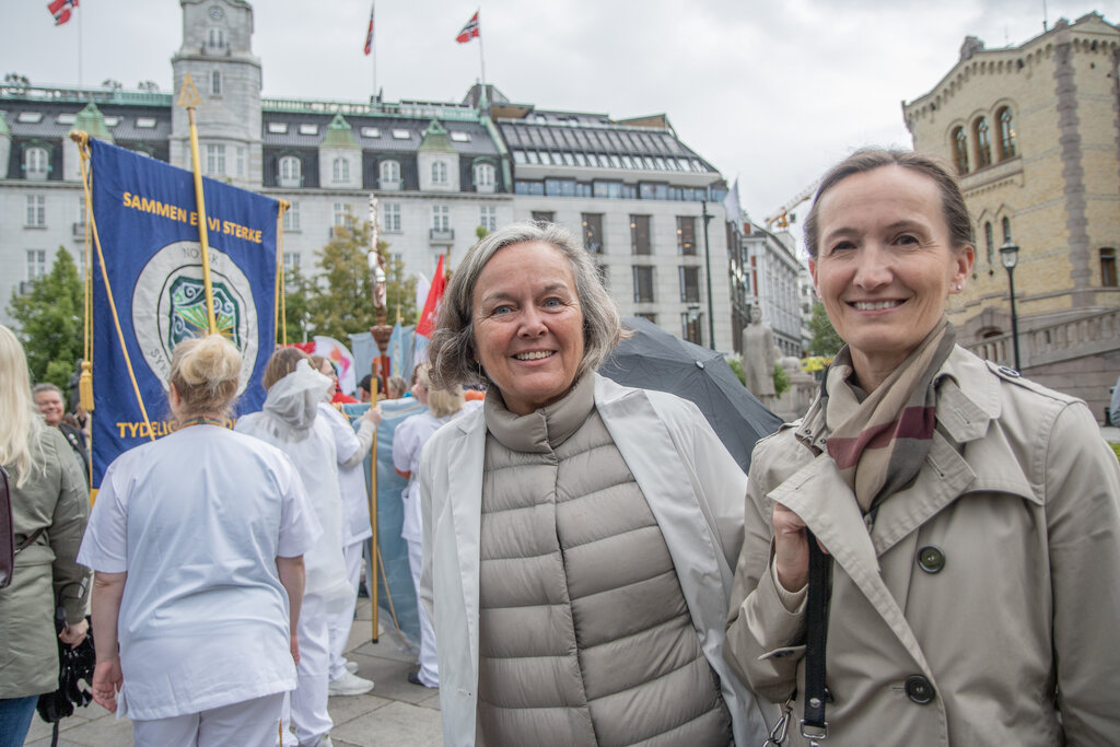 Bildet viser Marit Gjerdalen og Yvonne Frøen