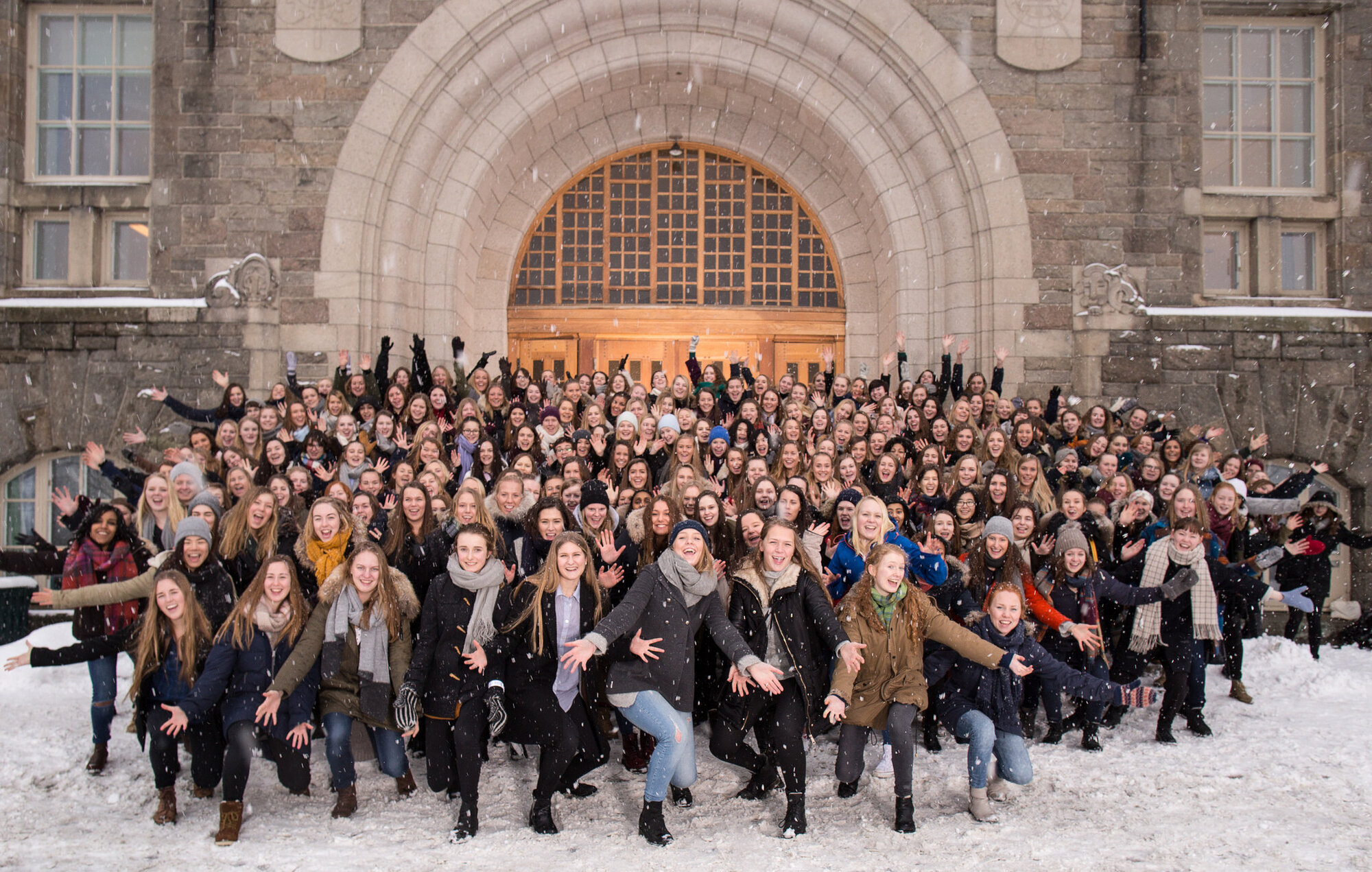 Jenter fra videregående skole på besøk på NTNU i februar 2015 Bildet viser jenter fra videregående skole på besøk på NTNU i februar 2015