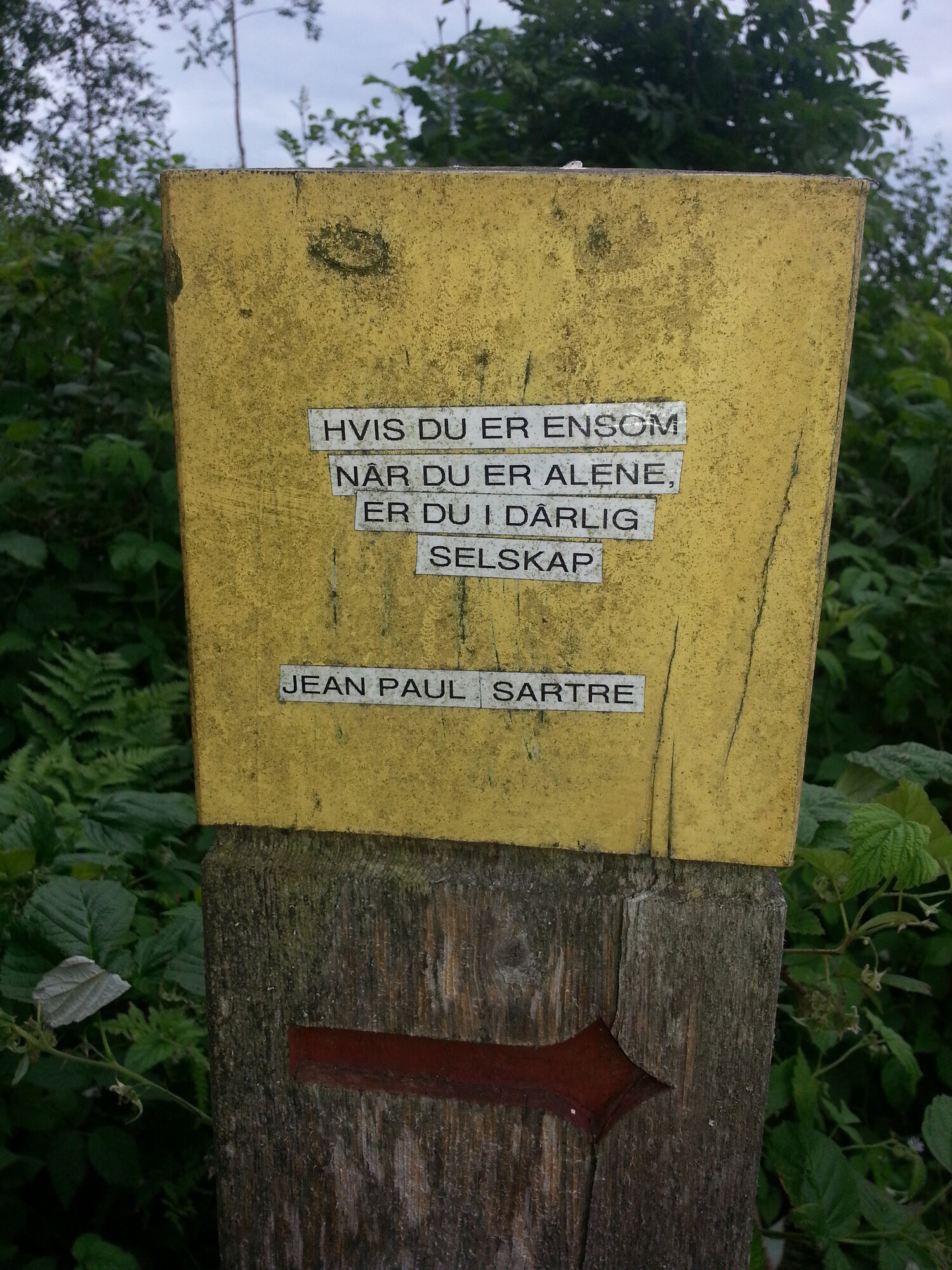 Stein med ordtak av Sartre Stein med ordtak av Sartre