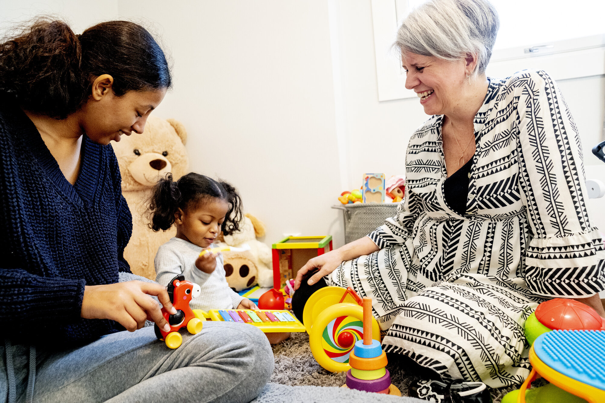 Familie for første gang Mona og datteren har fått mange besøk av familiesykepleier Heidi