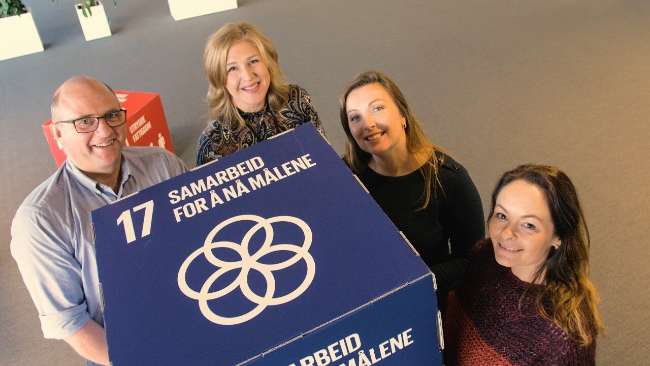 Fra venstre Arne Styve (NTNU), Stina Lillevik (Ålesund kommune), Nancy Walderhaug (NTNU/Mental Helse) og Cecilie Campbell (ALV-Møre og Romsdal). Fra venstre Arne Styve (NTNU), Stina Lillevik (Ålesund kommune), Nancy Walderhaug (NTNU/Mental Helse) og Cecilie Campbell (ALV-Møre og Romsdal).