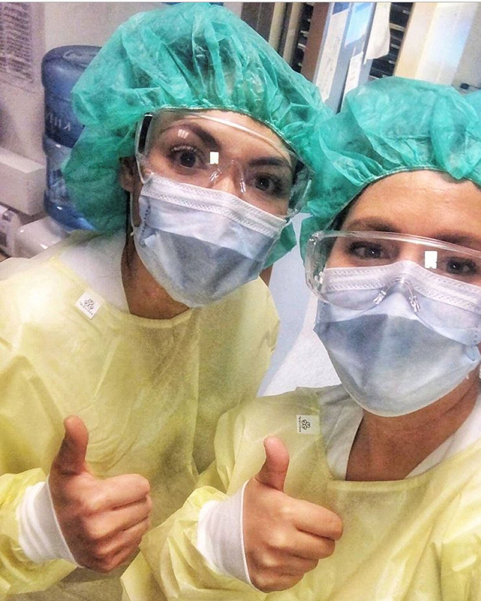 Stine Melissa Jørgensen Bildet viser Stine Melissa Jørgensen og en kollega