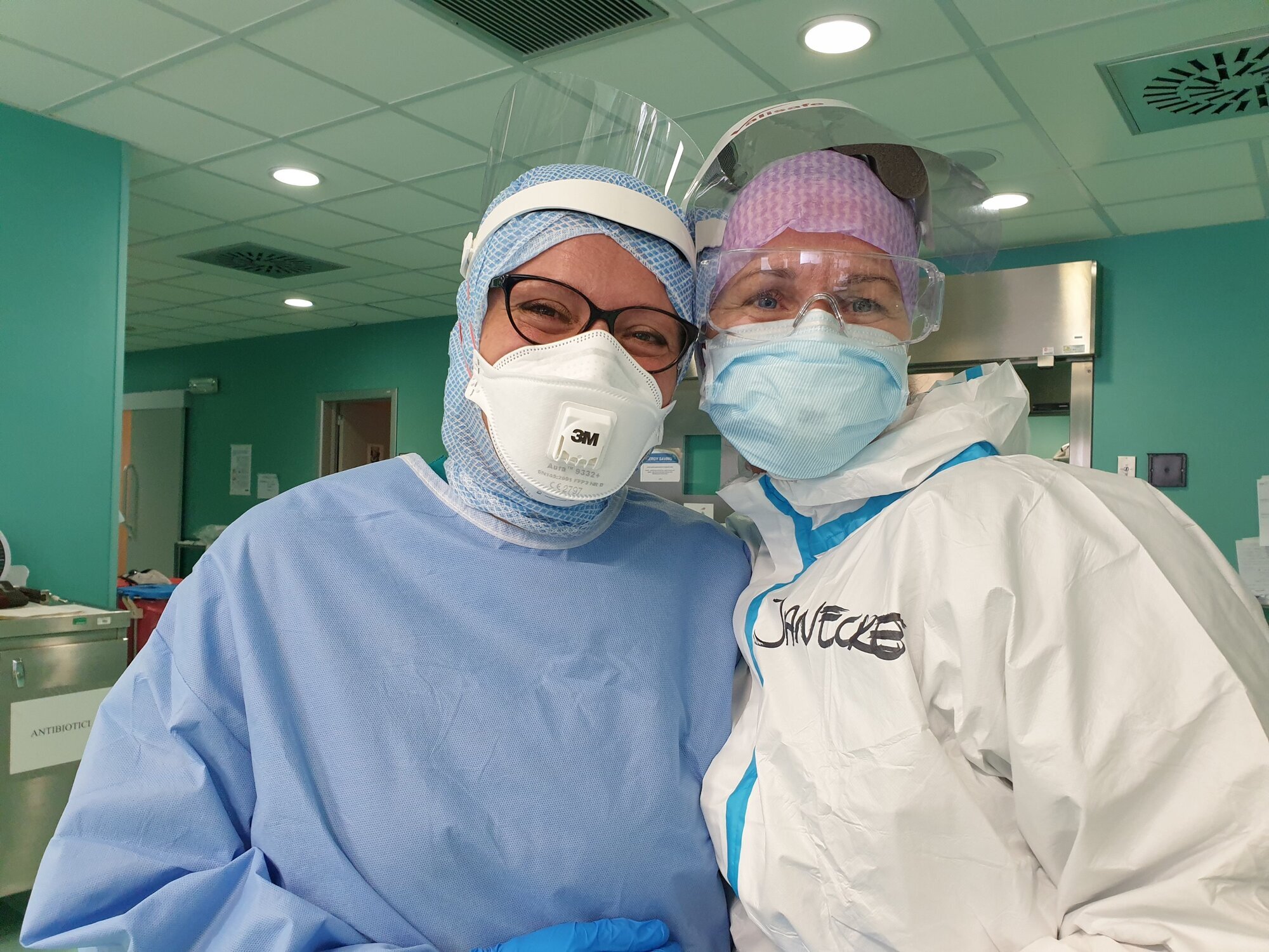 Medisinsk innsatsteam Bildet viser Christina og Janecke Engeberg Sjøvold.