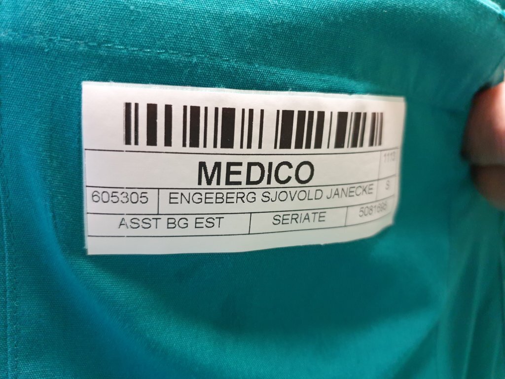 Medisinsk innsatsteam Bildet viser en navnelapp.