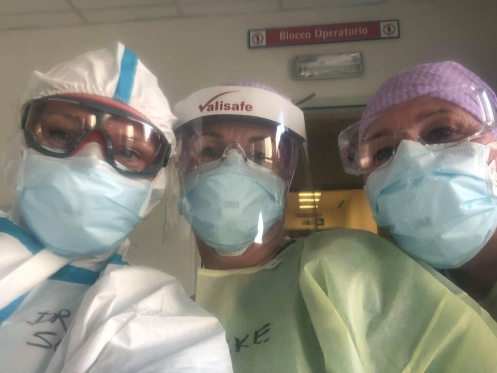 Medisinsk innsatsteam Bildet viser tre fra det norske medisinske innsatsteamet.