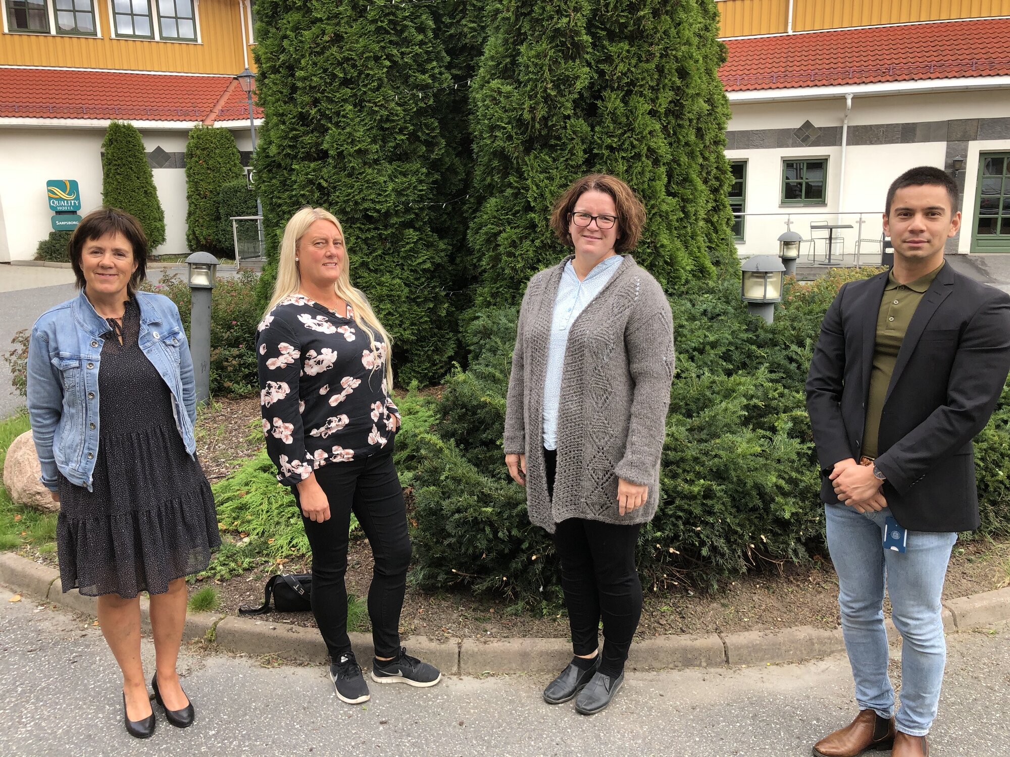 Saksøkte sykepleiere Nyvalgte fylkesledere sammen med to av de saksøkte sykepleierne