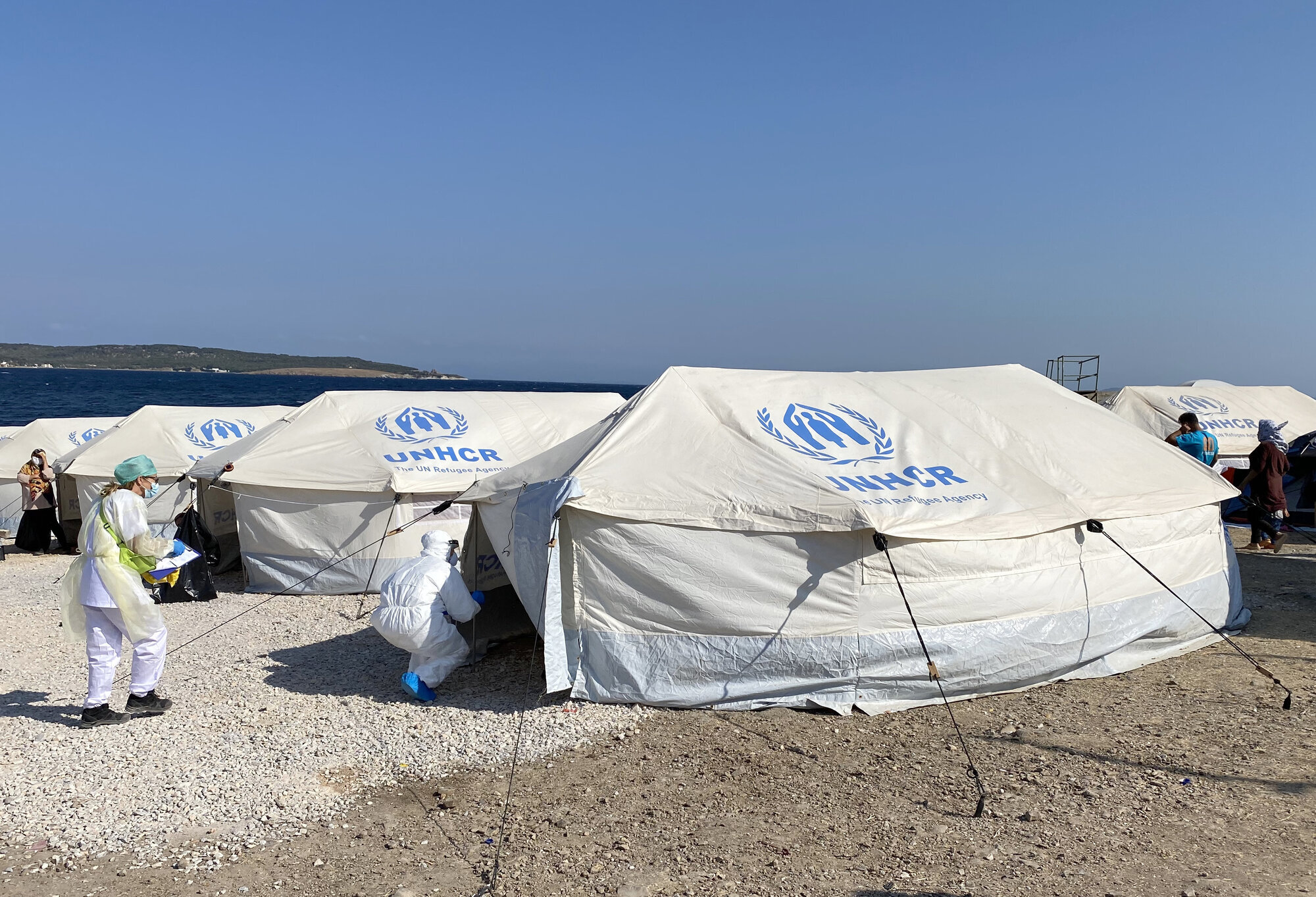 Medisinsk innsatsteam Bildet viser medlemmer av innsatsteamet i teltleiren.