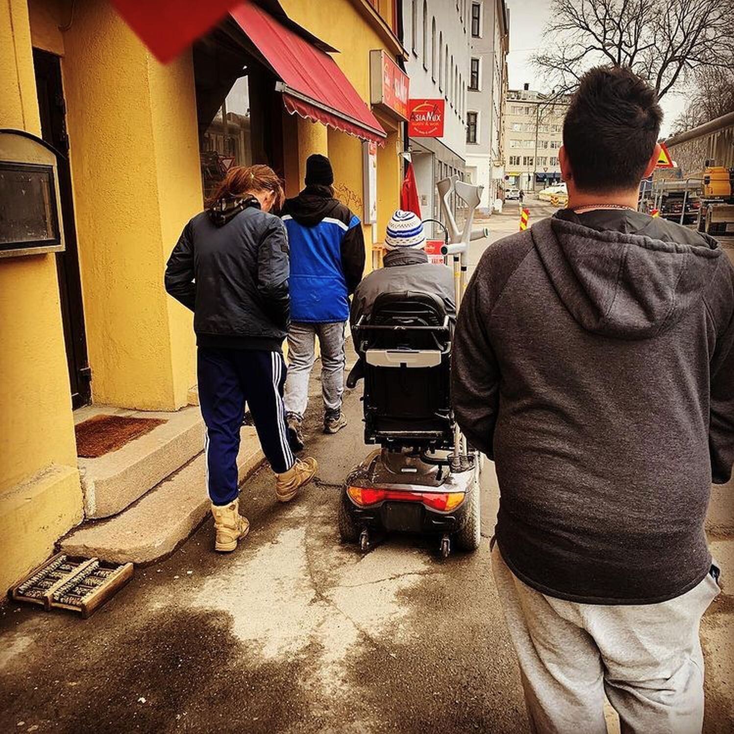 Gatehospitalet Bildet viser ansatte og pasienter ute på tur i Oslo.